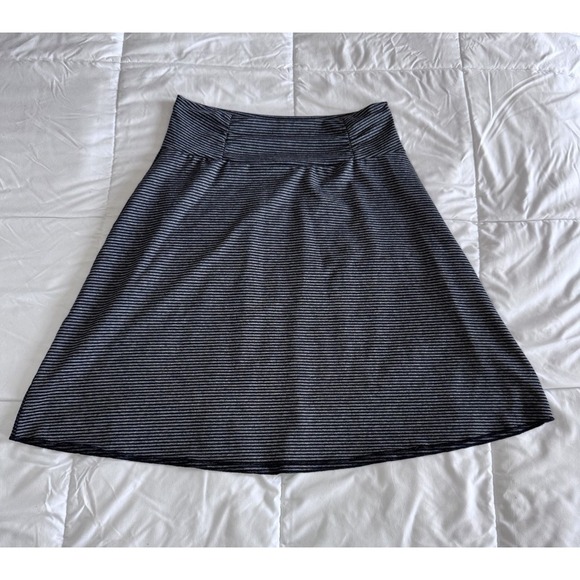 Dresses & Skirts - Tranquility Womens Skirt Pull-On Gray with Black Stripes Stretch Size Small